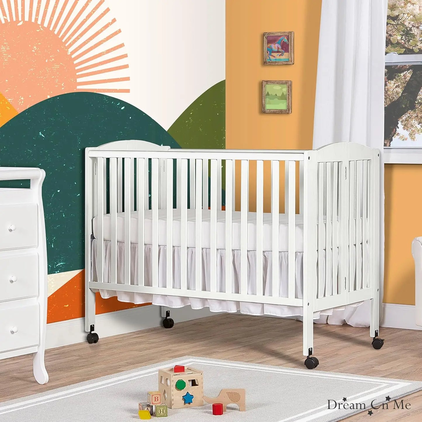 Folding Baby Crib With Quick Fold System And Adjustable Mattress