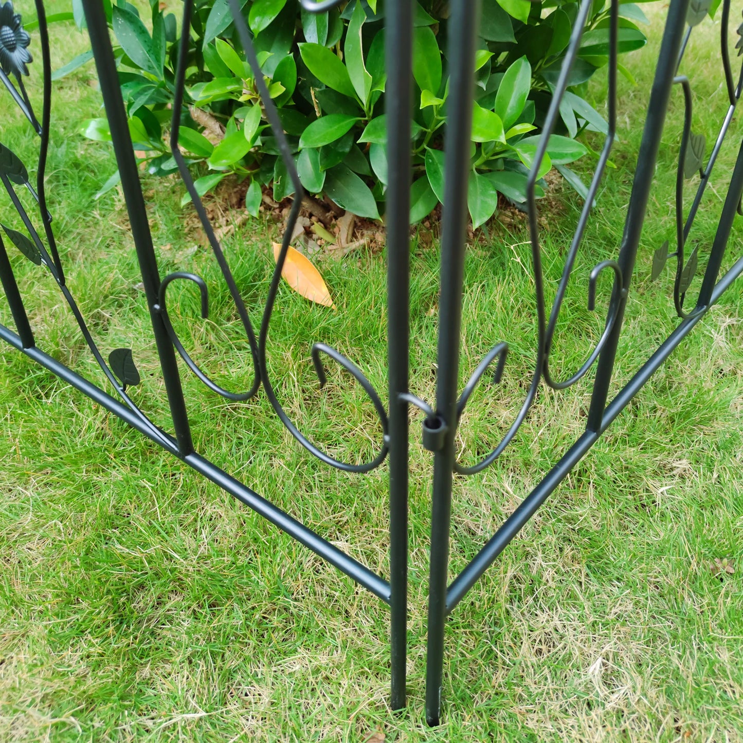 Five Pack Iron Decorative Garden Fence Panel Folding Border