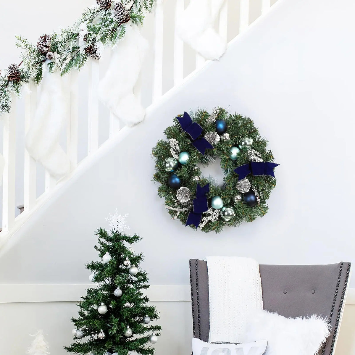 HiMISS Lighted Christmas Wreath With LED Lights And Velvet Bows