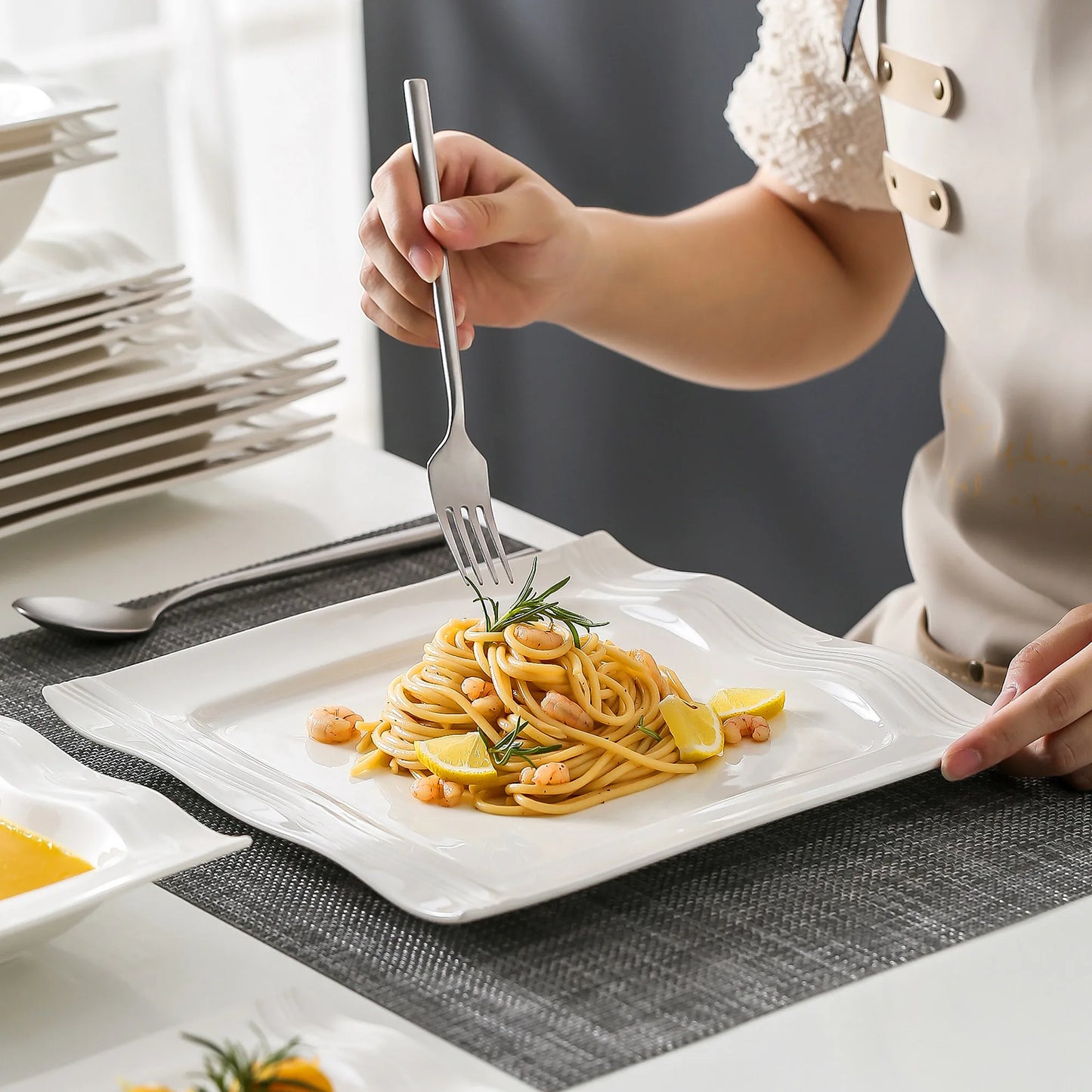 MALACASA 28 Piece Square Porcelain Dinnerware Set For Everyday Use